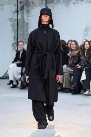 4/30 | Skall Studio Fall 2025 | Photo: James Cochrane | Courtesy of Copenhagen Fashion Week Skall Studio Fall 2025 | Photo: James Cochrane | Courtesy of Copenhagen Fashion Week