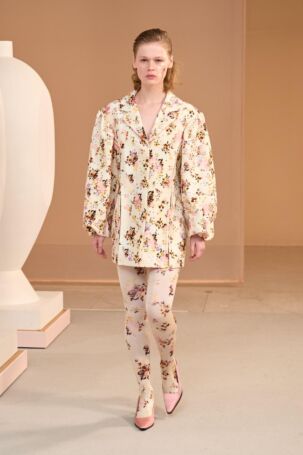 3/16 | Stine Goya Fall 2025 | Photo: James Cochrane | Courtesy of Copenhagen Fashion Week Stine Goya Fall 2025 | Photo: James Cochrane | Courtesy of Copenhagen Fashion Week
