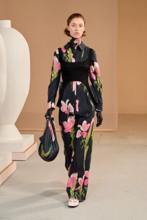 6/16 | Stine Goya Fall 2025 | Photo: James Cochrane | Courtesy of Copenhagen Fashion Week Stine Goya Fall 2025 | Photo: James Cochrane | Courtesy of Copenhagen Fashion Week