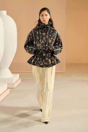 7/16 | Stine Goya Fall 2025 | Photo: James Cochrane | Courtesy of Copenhagen Fashion Week Stine Goya Fall 2025 | Photo: James Cochrane | Courtesy of Copenhagen Fashion Week