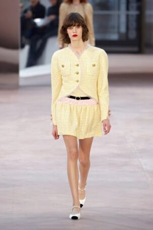7/55 | Chanel Spring 2025 Haute Couture | Photo: NOWFASHION.com Chanel Spring 2025 Haute Couture | Photo: NOWFASHION.com