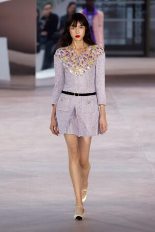 11/55 | Chanel Spring 2025 Haute Couture | Photo: NOWFASHION.com Chanel Spring 2025 Haute Couture | Photo: NOWFASHION.com