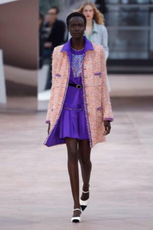 12/55 | Chanel Spring 2025 Haute Couture | Photo: NOWFASHION.com Chanel Spring 2025 Haute Couture | Photo: NOWFASHION.com