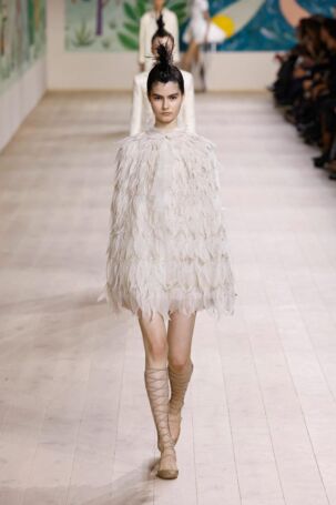 11/69 | Dior Spring 2025 Haute Couture | Photo: NOWFASHION.com Dior Spring 2025 Haute Couture | Photo: NOWFASHION.com