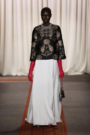3/36 | Giambattista Valli Spring 2025 Haute Couture | Photo: NOWFASHION.com Giambattista Valli Spring 2025 Haute Couture | Photo: NOWFASHION.com