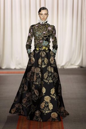 11/36 | Giambattista Valli Spring 2025 Haute Couture | Photo: NOWFASHION.com Giambattista Valli Spring 2025 Haute Couture | Photo: NOWFASHION.com
