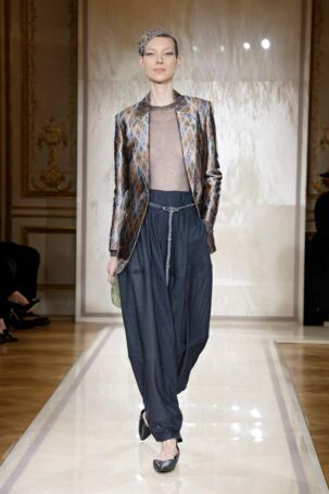 2/94 | Giorgio Armani Privé Spring 2025 Haute Couture | Photo: NOWFASHION.com Giorgio Armani Privé Spring 2025 Haute Couture | Photo: NOWFASHION.com