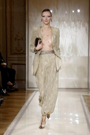 4/94 | Giorgio Armani Privé Spring 2025 Haute Couture | Photo: NOWFASHION.com Giorgio Armani Privé Spring 2025 Haute Couture | Photo: NOWFASHION.com
