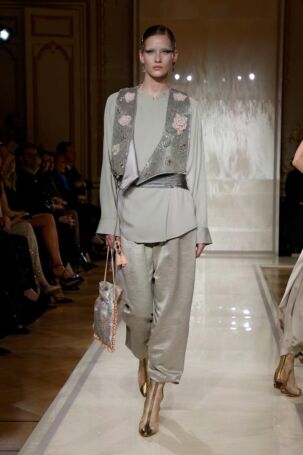 9/94 | Giorgio Armani Privé Spring 2025 Haute Couture | Photo: NOWFASHION.com Giorgio Armani Privé Spring 2025 Haute Couture | Photo: NOWFASHION.com