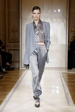 10/94 | Giorgio Armani Privé Spring 2025 Haute Couture | Photo: NOWFASHION.com Giorgio Armani Privé Spring 2025 Haute Couture | Photo: NOWFASHION.com