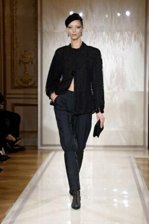 12/94 | Giorgio Armani Privé Spring 2025 Haute Couture | Photo: NOWFASHION.com Giorgio Armani Privé Spring 2025 Haute Couture | Photo: NOWFASHION.com