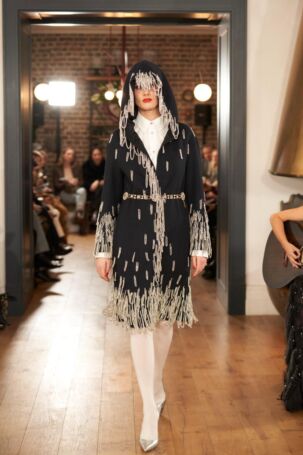 1/27 | Julie de Libran | Spring 2025 Haute Couture | Courtesy of Julie de Libran Julie de Libran | Spring 2025 Haute Couture | Courtesy of Julie de Libran