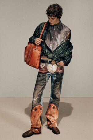 5/24 | Acne Studios | Fall 2025 Menswear | Courtesy of Acne Studios Acne Studios | Fall 2025 Menswear | Courtesy of Acne Studios