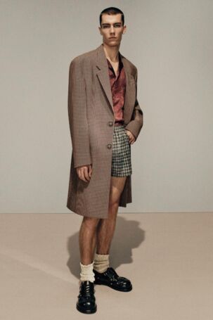 7/24 | Acne Studios | Fall 2025 Menswear | Courtesy of Acne Studios Acne Studios | Fall 2025 Menswear | Courtesy of Acne Studios