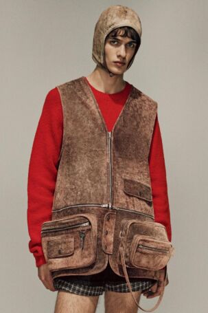 8/24 | Acne Studios | Fall 2025 Menswear | Courtesy of Acne Studios Acne Studios | Fall 2025 Menswear | Courtesy of Acne Studios