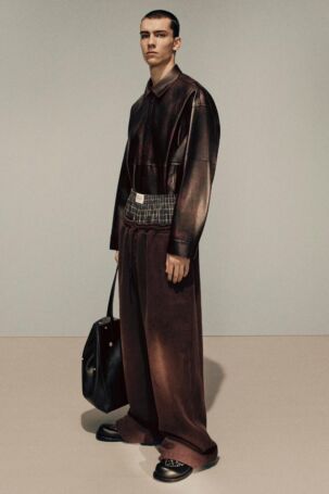 10/24 | Acne Studios | Fall 2025 Menswear | Courtesy of Acne Studios Acne Studios | Fall 2025 Menswear | Courtesy of Acne Studios