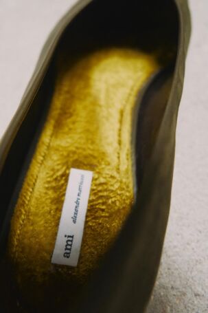 4/10 | Accessories at AMI Paris | Fall 2025 Menswear | Courtesy of AMI Paris Accessories at AMI Paris | Fall 2025 Menswear | Courtesy of AMI Paris