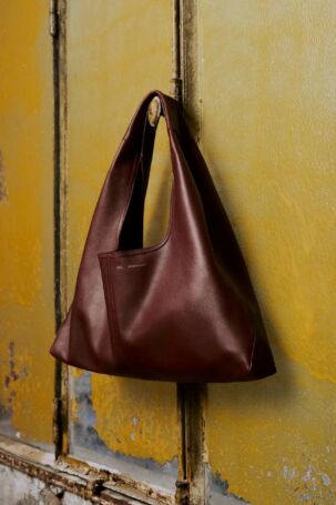 5/10 | Accessories at AMI Paris | Fall 2025 Menswear | Courtesy of AMI Paris Accessories at AMI Paris | Fall 2025 Menswear | Courtesy of AMI Paris