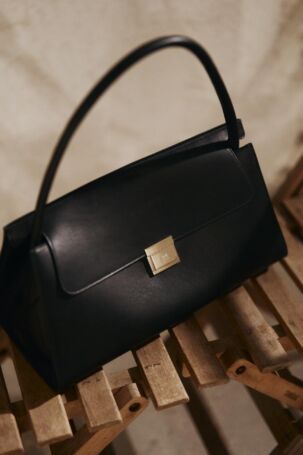 9/10 | Accessories at AMI Paris | Fall 2025 Menswear | Courtesy of AMI Paris Accessories at AMI Paris | Fall 2025 Menswear | Courtesy of AMI Paris