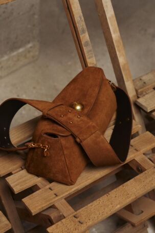 10/10 | Accessories at AMI Paris | Fall 2025 Menswear | Courtesy of AMI Paris Accessories at AMI Paris | Fall 2025 Menswear | Courtesy of AMI Paris