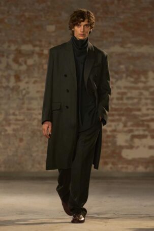 2/53 | AMI Paris | Fall 2025 Menswear | Courtesy of AMI Paris AMI Paris | Fall 2025 Menswear | Courtesy of AMI Paris