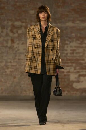 10/53 | AMI Paris | Fall 2025 Menswear | Courtesy of AMI Paris AMI Paris | Fall 2025 Menswear | Courtesy of AMI Paris