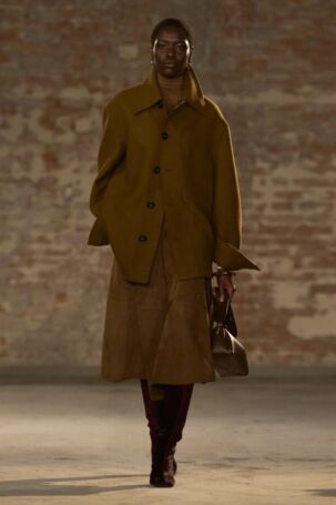 11/53 | AMI Paris | Fall 2025 Menswear | Courtesy of AMI Paris AMI Paris | Fall 2025 Menswear | Courtesy of AMI Paris