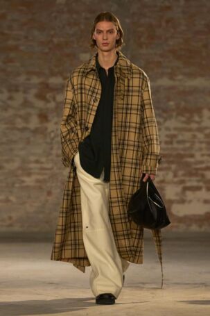 12/53 | AMI Paris | Fall 2025 Menswear | Courtesy of AMI Paris AMI Paris | Fall 2025 Menswear | Courtesy of AMI Paris