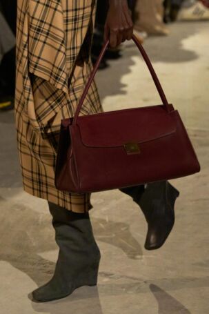 4/21 | Details at AMI Paris | Fall 2025 Menswear | Courtesy of AMI Paris Details at AMI Paris | Fall 2025 Menswear | Courtesy of AMI Paris