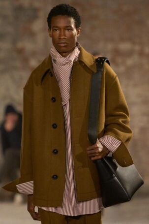 6/21 | Details at AMI Paris | Fall 2025 Menswear | Courtesy of AMI Paris Details at AMI Paris | Fall 2025 Menswear | Courtesy of AMI Paris