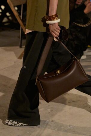 8/21 | Details at AMI Paris | Fall 2025 Menswear | Courtesy of AMI Paris Details at AMI Paris | Fall 2025 Menswear | Courtesy of AMI Paris