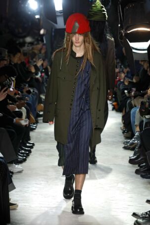 11/35 | COMME des GARÇONS HOMME PLUS Fall 2025 Menswear | Photo: NOWFASHION.com COMME des GARÇONS HOMME PLUS Fall 2025 Menswear | Photo: NOWFASHION.com