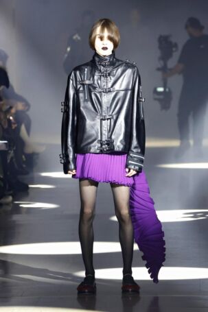 7/39 | Doublet Fall 2025 Menswear | Photo: NOWFASHION.com Doublet Fall 2025 Menswear | Photo: NOWFASHION.com