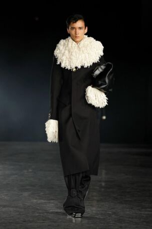 1/41 | EGONLAB Fall 2025 Menswear | Photo: NOWFASHION.com EGONLAB Fall 2025 Menswear | Photo: NOWFASHION.com