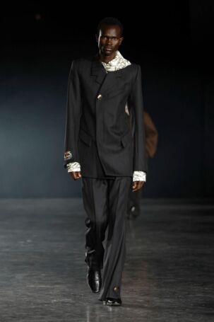 2/41 | EGONLAB Fall 2025 Menswear | Photo: NOWFASHION.com EGONLAB Fall 2025 Menswear | Photo: NOWFASHION.com