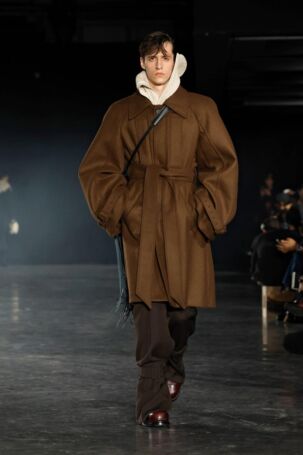 3/41 | EGONLAB Fall 2025 Menswear | Photo: NOWFASHION.com EGONLAB Fall 2025 Menswear | Photo: NOWFASHION.com