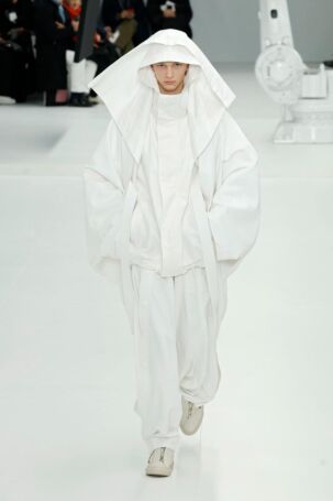1/52 | Homme Plissé Issey Miyake Fall 2025 Menswear | Photo: NOWFASHION.com Homme Plissé Issey Miyake Fall 2025 Menswear | Photo: NOWFASHION.com