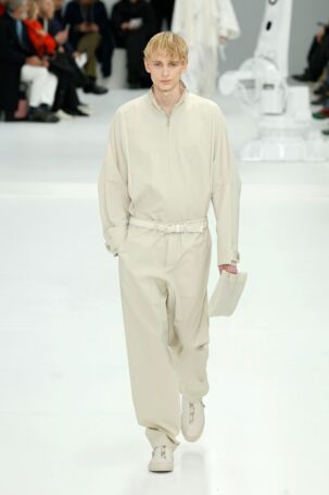8/52 | Homme Plissé Issey Miyake Fall 2025 Menswear | Photo: NOWFASHION.com Homme Plissé Issey Miyake Fall 2025 Menswear | Photo: NOWFASHION.com
