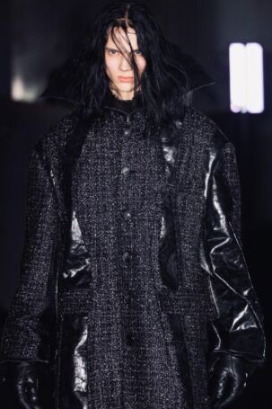 1/28 | Details at SONGZIO | Fall 2025 Menswear | Courtesy of SONGZIO Details at SONGZIO | Fall 2025 Menswear | Courtesy of SONGZIO