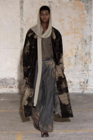 2/34 | Ziggy Chen | Fall 2025 Menswear | Courtesy of Ziggy Chen Ziggy Chen | Fall 2025 Menswear | Courtesy of Ziggy Chen