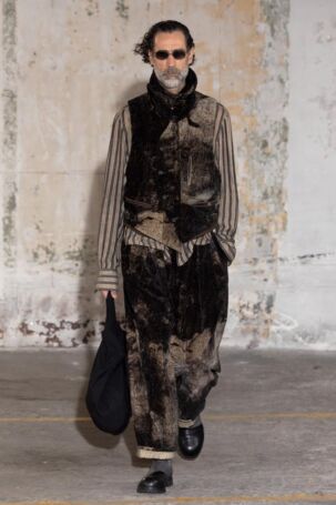 6/34 | Ziggy Chen | Fall 2025 Menswear | Courtesy of Ziggy Chen Ziggy Chen | Fall 2025 Menswear | Courtesy of Ziggy Chen