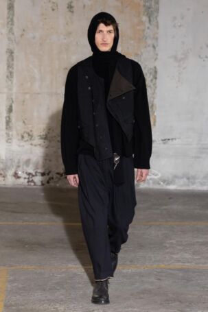 10/34 | Ziggy Chen | Fall 2025 Menswear | Courtesy of Ziggy Chen Ziggy Chen | Fall 2025 Menswear | Courtesy of Ziggy Chen