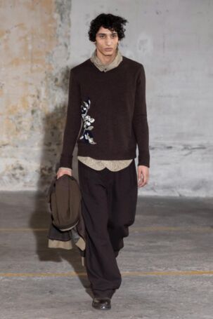 11/34 | Ziggy Chen | Fall 2025 Menswear | Courtesy of Ziggy Chen Ziggy Chen | Fall 2025 Menswear | Courtesy of Ziggy Chen