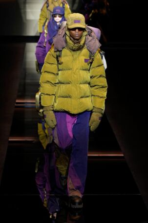 3/111 | Emporio Armani Fall 2025 Menswear | Photo: NOWFASHION.com Emporio Armani Fall 2025 Menswear | Photo: NOWFASHION.com