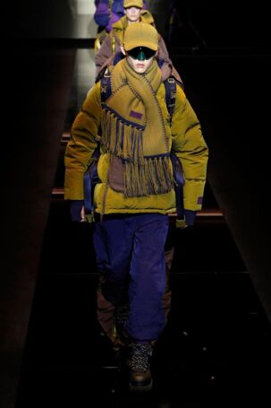5/111 | Emporio Armani Fall 2025 Menswear | Photo: NOWFASHION.com Emporio Armani Fall 2025 Menswear | Photo: NOWFASHION.com