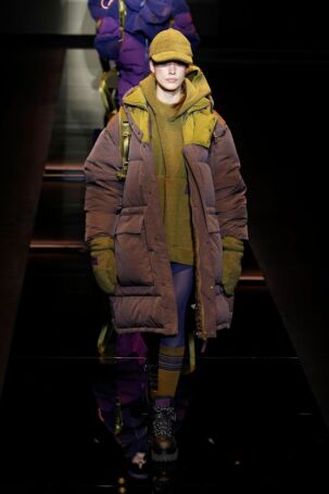 6/111 | Emporio Armani Fall 2025 Menswear | Photo: NOWFASHION.com Emporio Armani Fall 2025 Menswear | Photo: NOWFASHION.com