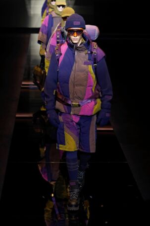 9/111 | Emporio Armani Fall 2025 Menswear | Photo: NOWFASHION.com Emporio Armani Fall 2025 Menswear | Photo: NOWFASHION.com