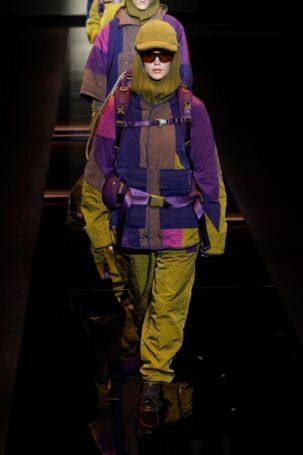 10/111 | Emporio Armani Fall 2025 Menswear | Photo: NOWFASHION.com Emporio Armani Fall 2025 Menswear | Photo: NOWFASHION.com