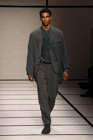 7/111 | Giorgio Armani Fall 2025 Menswear | Photo: NOWFASHION.com Giorgio Armani Fall 2025 Menswear | Photo: NOWFASHION.com