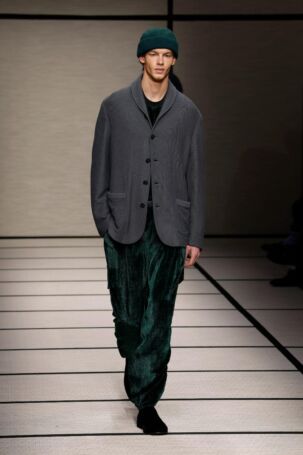 11/111 | Giorgio Armani Fall 2025 Menswear | Photo: NOWFASHION.com Giorgio Armani Fall 2025 Menswear | Photo: NOWFASHION.com